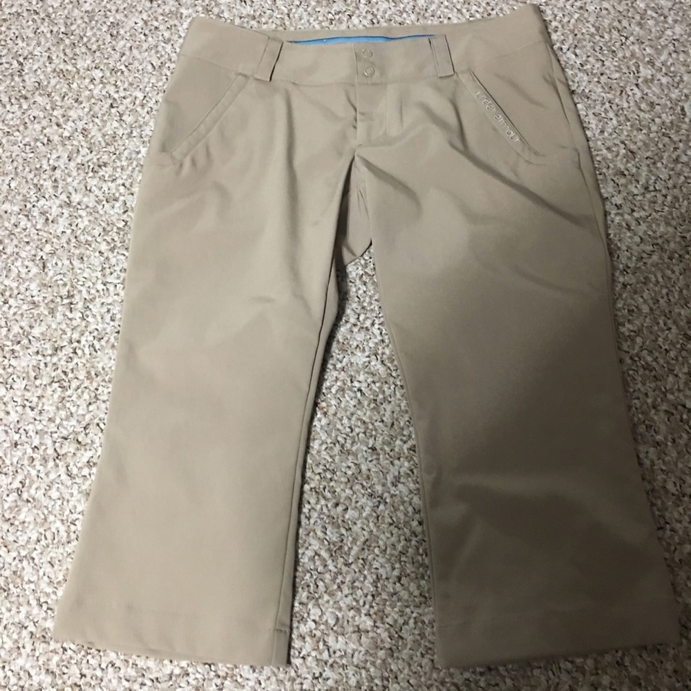 Under Armour size 4 khaki capris Golf